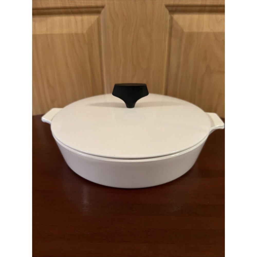 1960s  Corning Ware Buffet Server B-8 1/2 Skillet Casserole Baking Dish w/Cover! - Picture 8 of 9